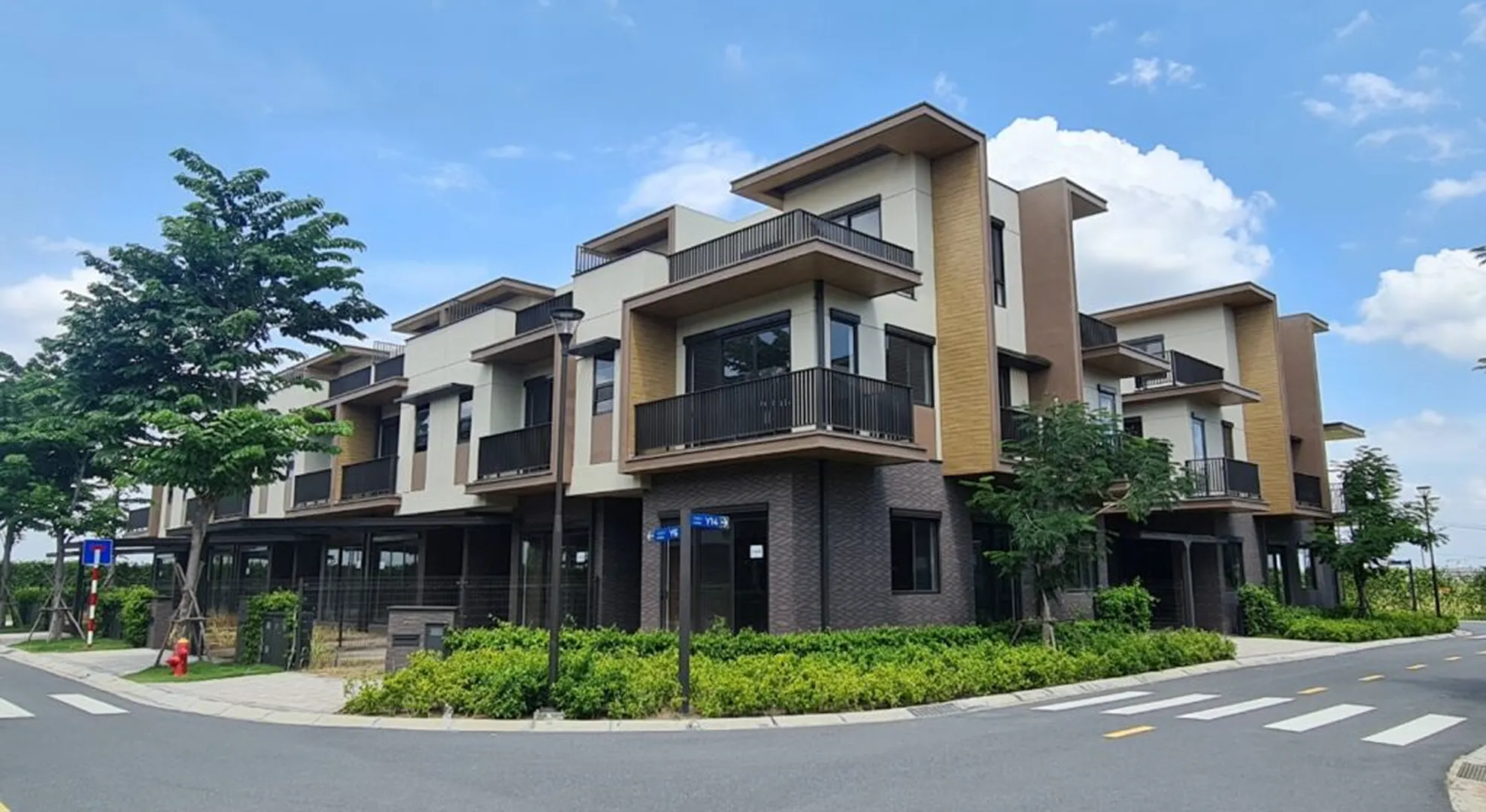 Nhà Phố Thương Mại Ngay Tại Khu Đô Thị Izumi Lợi Thế Trung Tâm Kết Nối. Mua bán shophouse, nhà phố thương mại tại Izumi City, Đồng Nai được đăng bởi Tấn Đỗ