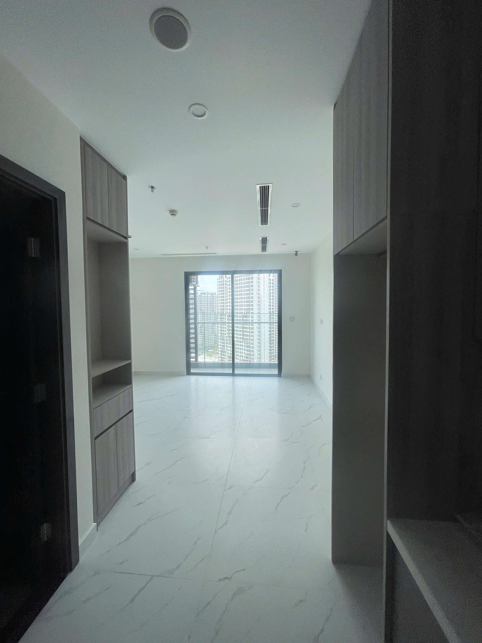 BÁN STUDIO VINHOMES - DT: 33,4m2 - VIEW TTTM VÀ SÂN GOLF - GIÁ TỐT NHẤT THỊ TRƯỜNG.. Mua bán căn hộ tại Đại Đô Thị Vinhomes Grand Park, NGUYỄN XIỂN, Long Bình, Hồ Chí Minh được đăng bởi Tấn Sang.Hình 6