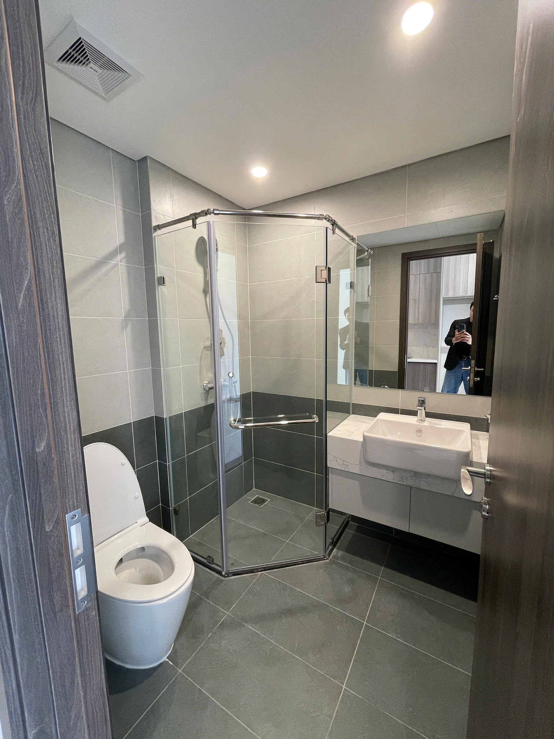 BÁN STUDIO VINHOMES - DT: 33,4M2 - VIEW NỘI KHU VÀ CÔNG VIÊN - GIÁ TỐT NHẤT.. Mua bán căn hộ tại Đại Đô Thị Vinhomes Grand Park, Nguyễn Xiển, Long Bình, Hồ Chí Minh được đăng bởi Tấn Sang.Hình 8