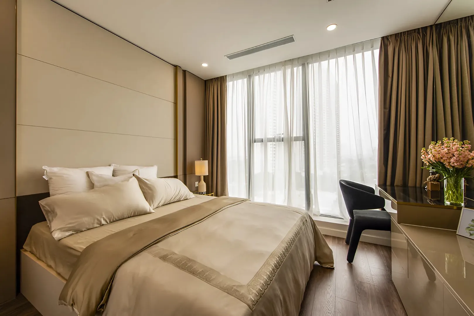 Căn hộ 3PN V7-xx-01 tại Sunshine Sky City – Biểu tượng sống xanh thông minh tại Quận 7. Mua bán căn hộ tại Sunshine Sky City, 23 Phú Nhuận, Tân Mỹ, Hồ Chí Minh được đăng bởi VPI Official.Hình 1