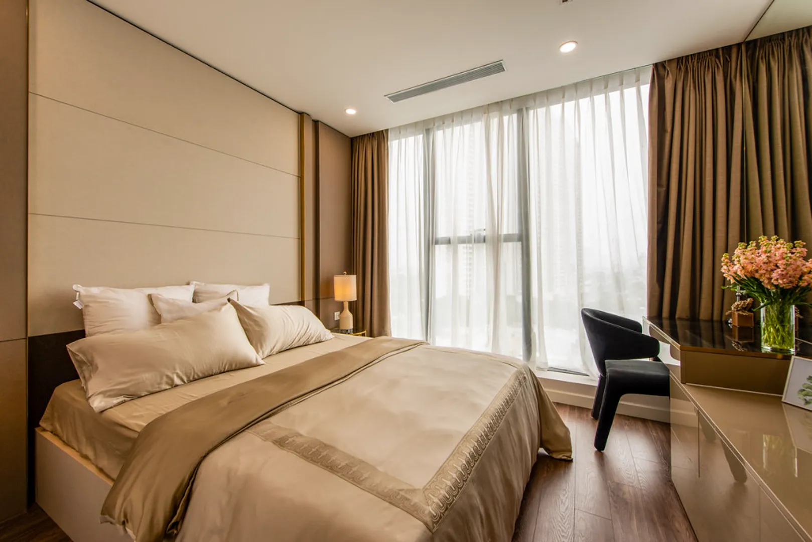 Căn Hộ 3PN Sunshine Sky City View Ngay Phú Mỹ Hưng Hướng Ban Công Tây Bắc. Mua bán căn hộ tại Sunshine Sky City, 23 Phú Thuận, Tân Mỹ, Hồ Chí Minh được đăng bởi VPI Official.Hình 7