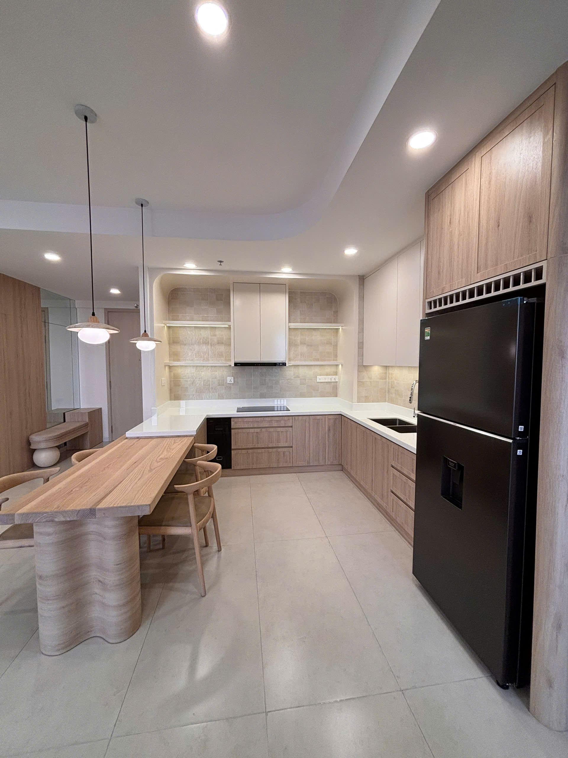 Căn hộ tầng trung của dự án Infiniti Quận 7 view hướng sông Sài Gòn, giá thuê tốt. Cho thuê căn hộ tại số 584 Huỳnh Tấn Phát, Tân Phú, Hồ Chí Minh được đăng bởi VPI Official.Hình 9